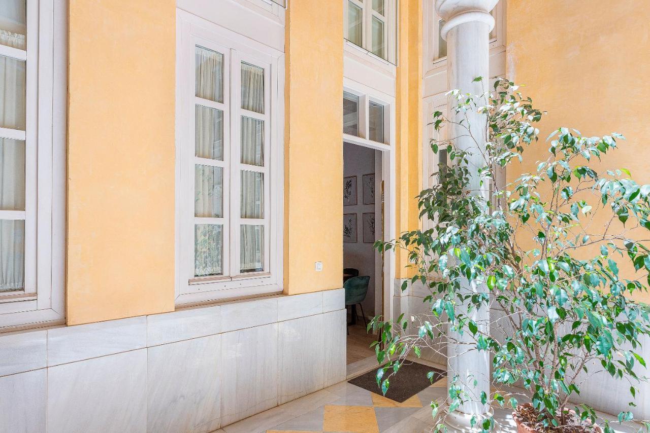 Genteel Home Plaza Nueva Seville Exterior photo